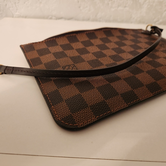 Louis Vuitton Damier Brown and Black Checkered Wristlet - Picture 3 of 8